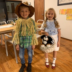 2024-10-31BenandDaisyasScarecrowandDorothy