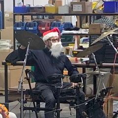 31 Gary Vilardi as Santa on drums