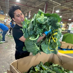 2024-11-20 Carlos Martinez of City Theatrical at Hillside Foodbank in Hillside, New Jersey